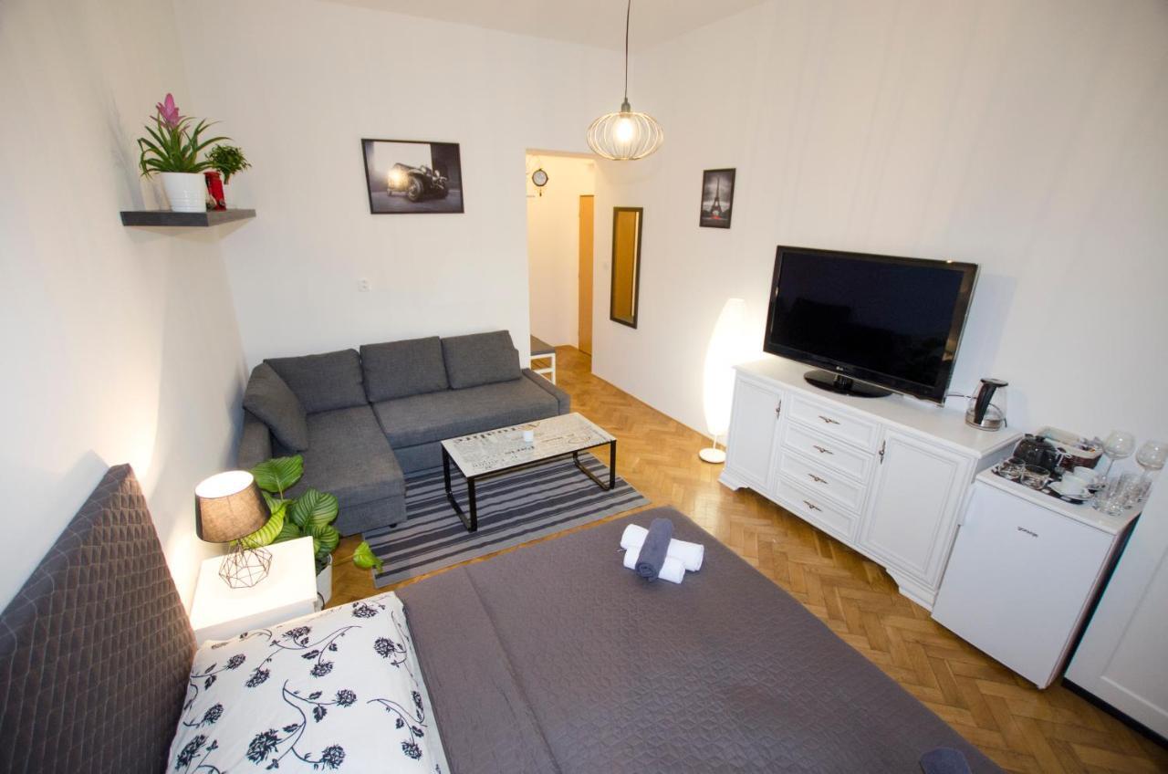 Exlusive Apartment Paris Style Прага Экстерьер фото